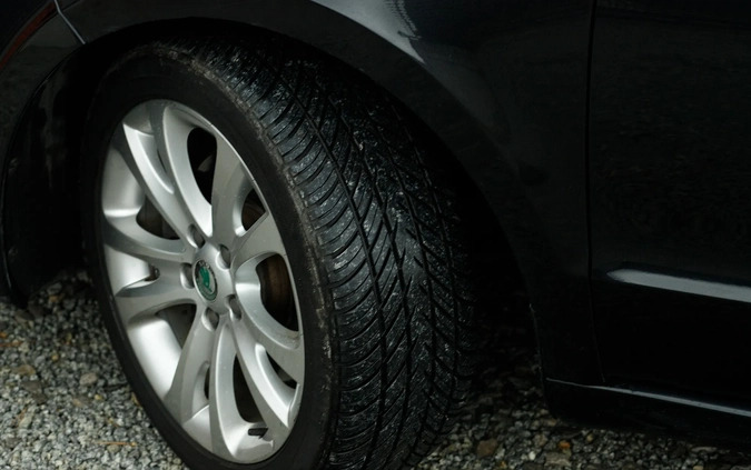 Skoda Superb cena 39900 przebieg: 218000, rok produkcji 2010 z Suwałki małe 704